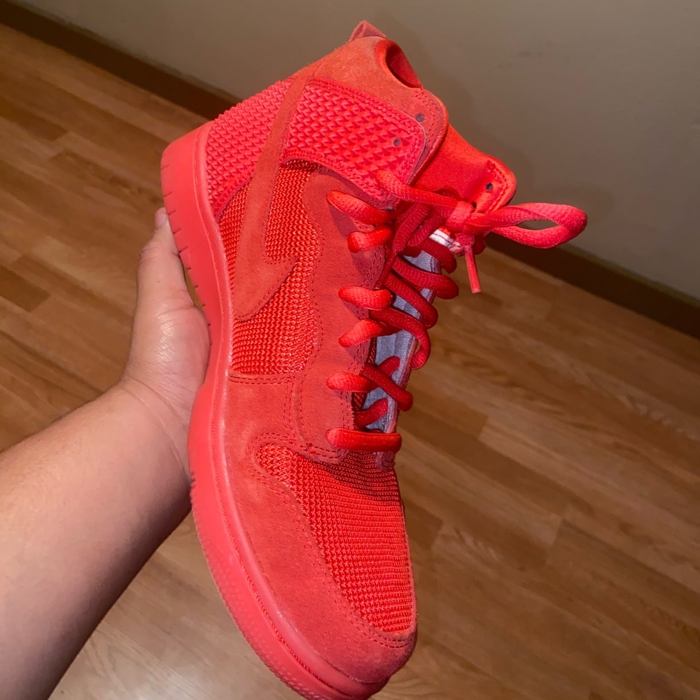Red October Nike Mid